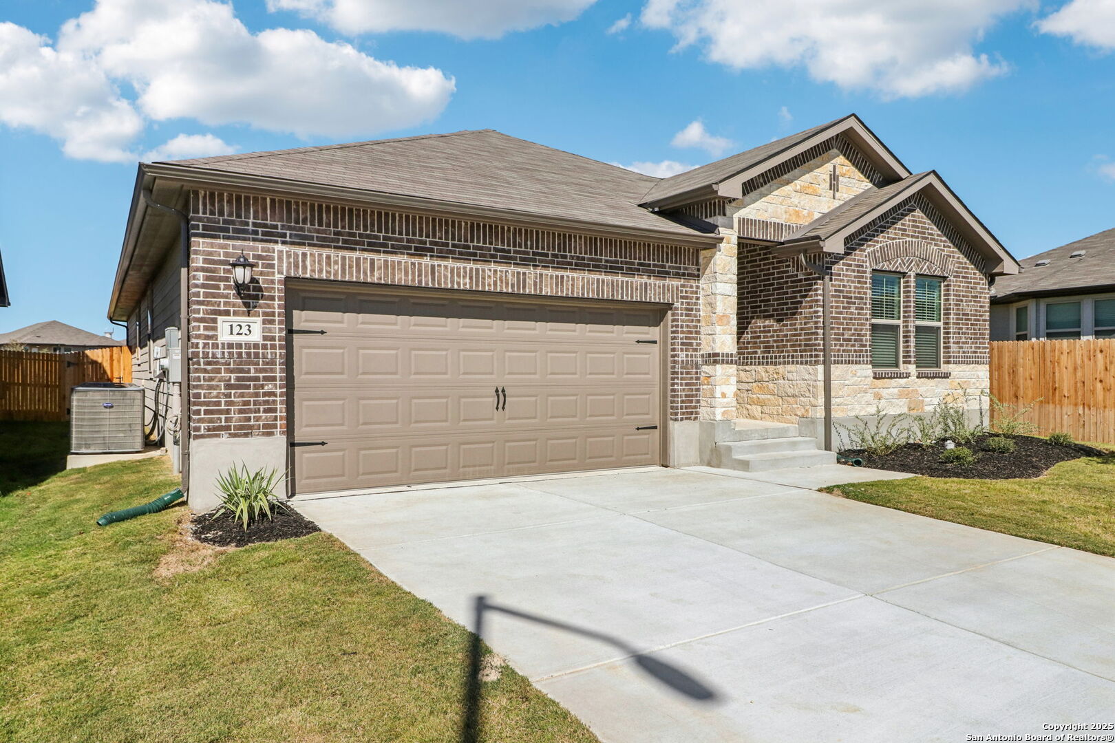 123 Shelton Pass Cibolo TX 78108