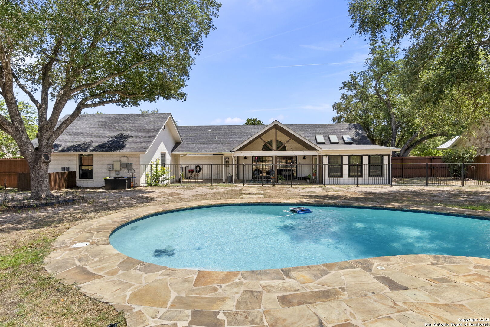 1616 Continental Drive W Pleasanton TX 78064