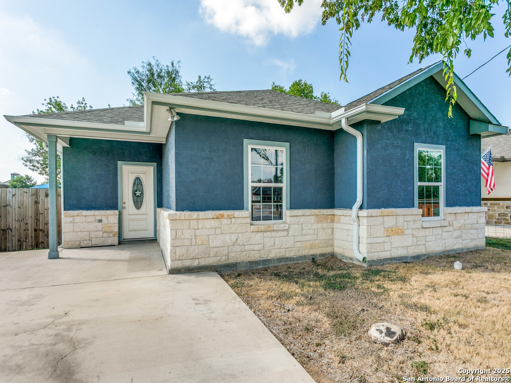862 W Southcross San Antonio TX 78211