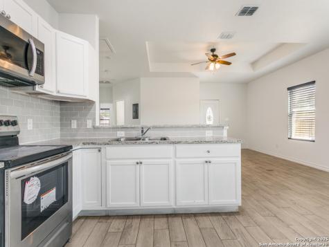 862 W Southcross San Antonio TX 78211