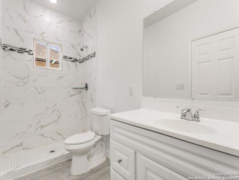 862 W Southcross San Antonio TX 78211