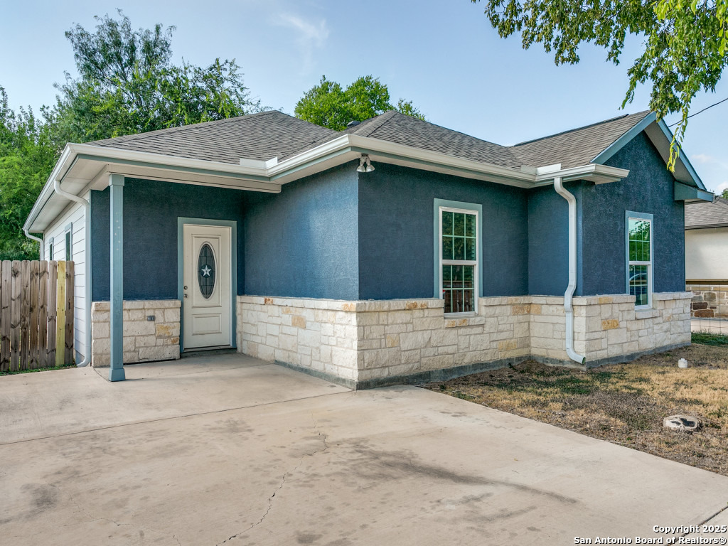 862 W Southcross San Antonio TX 78211