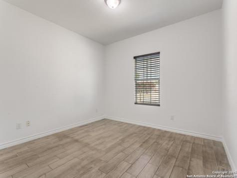 862 W Southcross San Antonio TX 78211