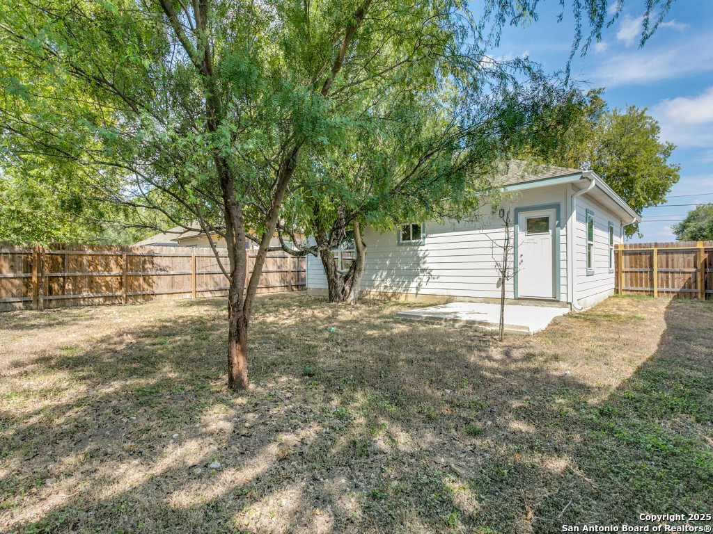 862 W Southcross San Antonio TX 78211