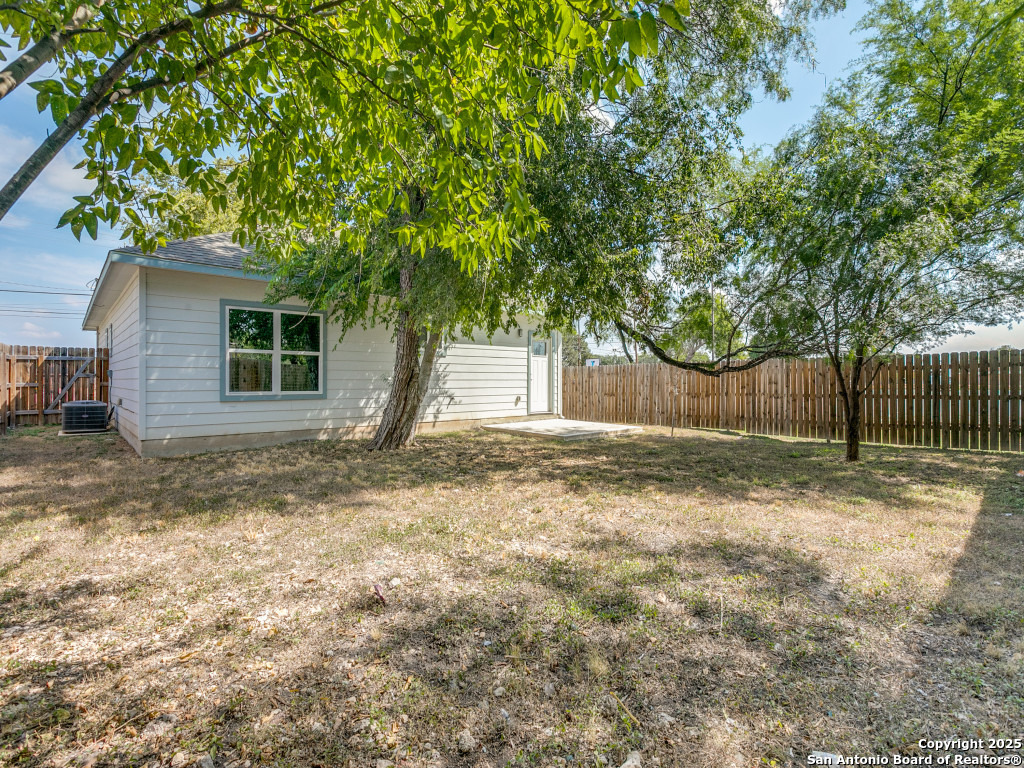 862 W Southcross San Antonio TX 78211