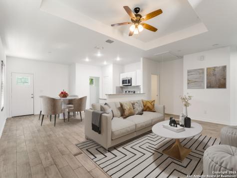 862 W Southcross San Antonio TX 78211