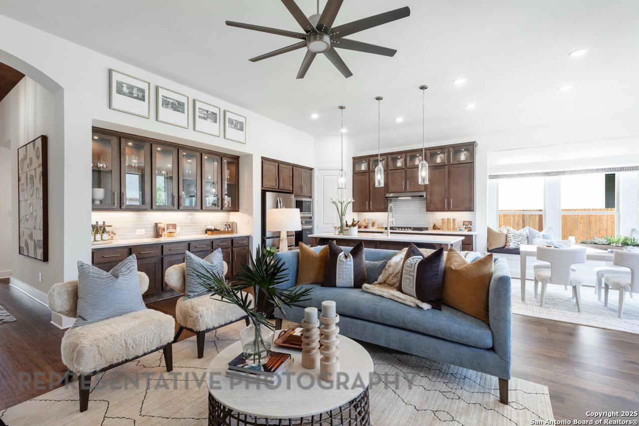 255 White Oak Castroville TX 78009