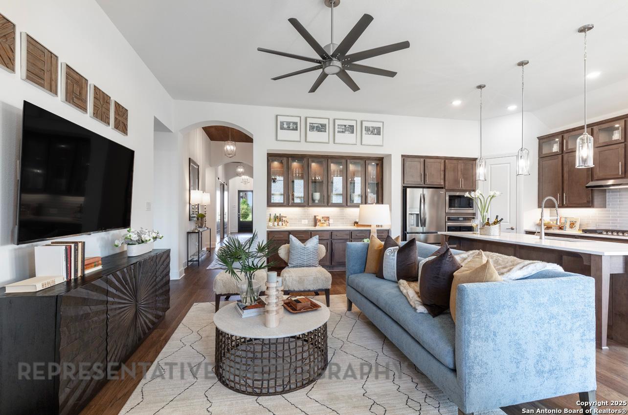 255 White Oak Castroville TX 78009