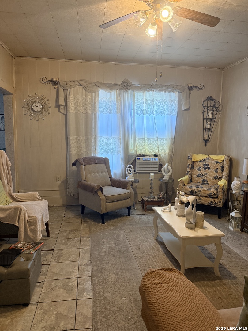 735 W Hollywood Avenue San Antonio TX 78212