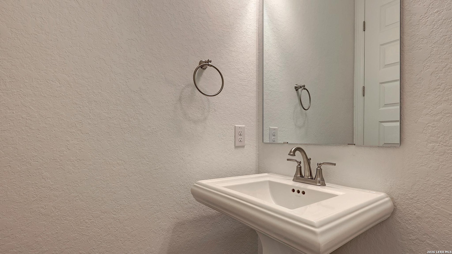 4206 Mountain Ash San Antonio TX 78245