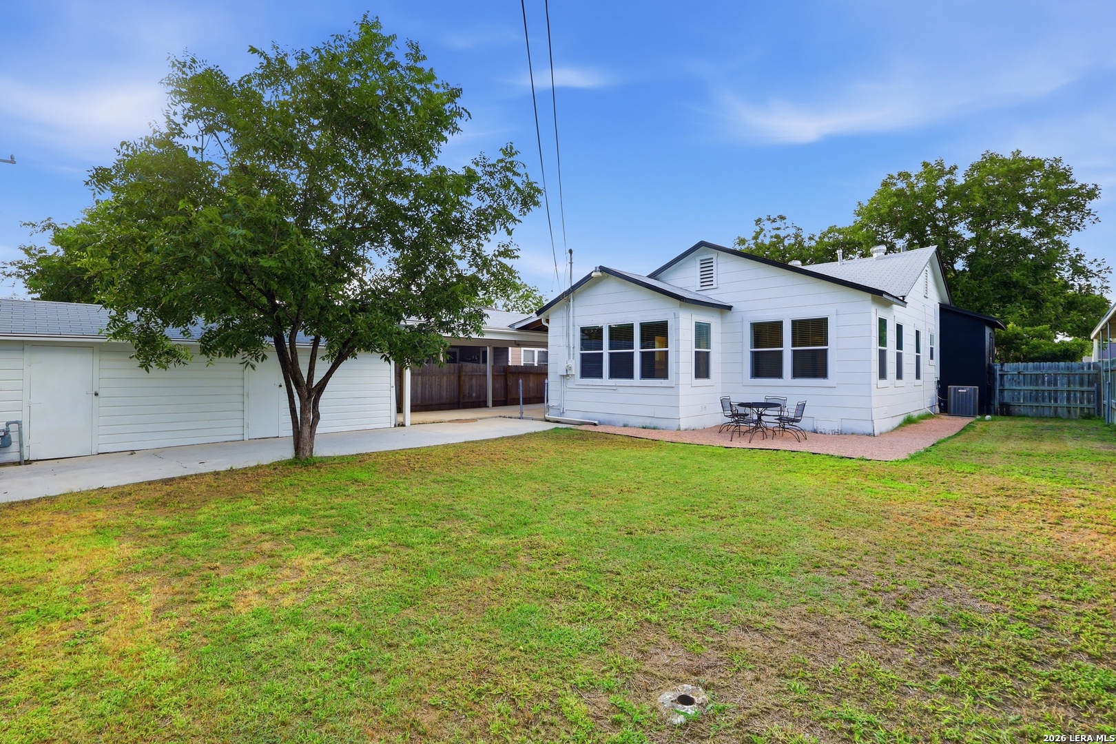 2410 W Mistletoe San Antonio TX 78228