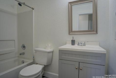 9402 Everton San Antonio TX 78245