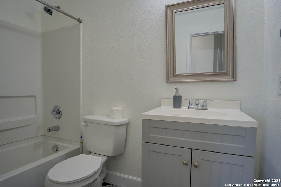 9402 Everton San Antonio TX 78245