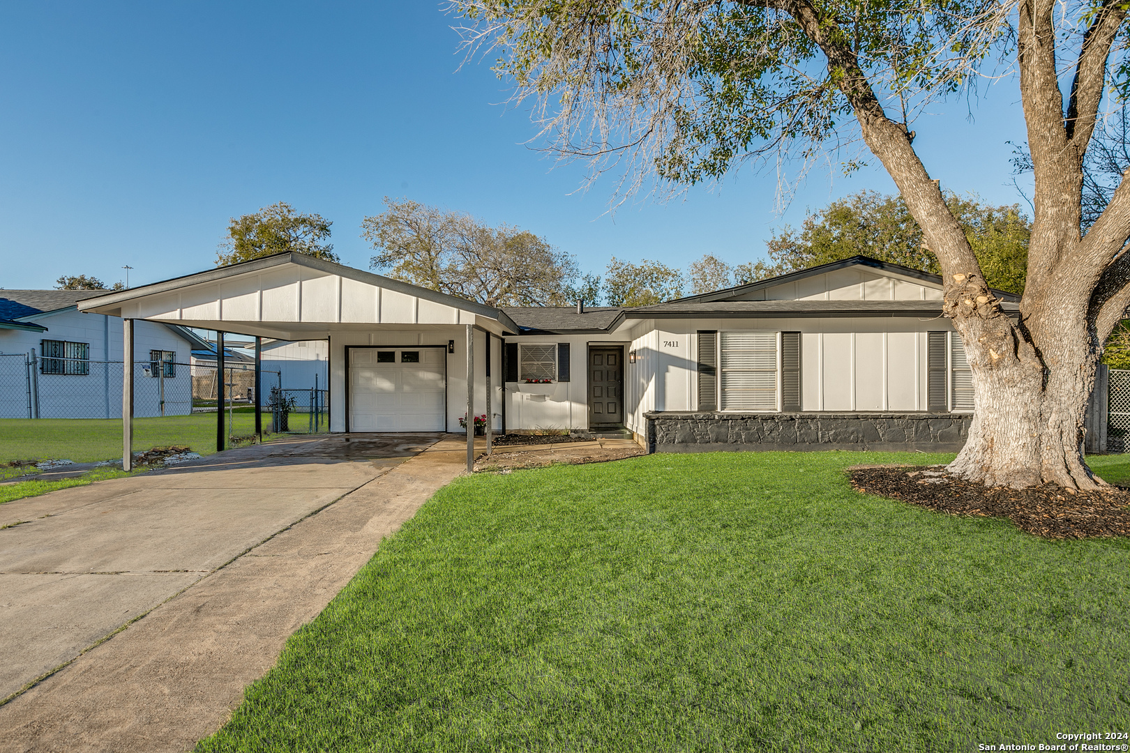 7411 Singing Brook Drive San Antonio TX 78227