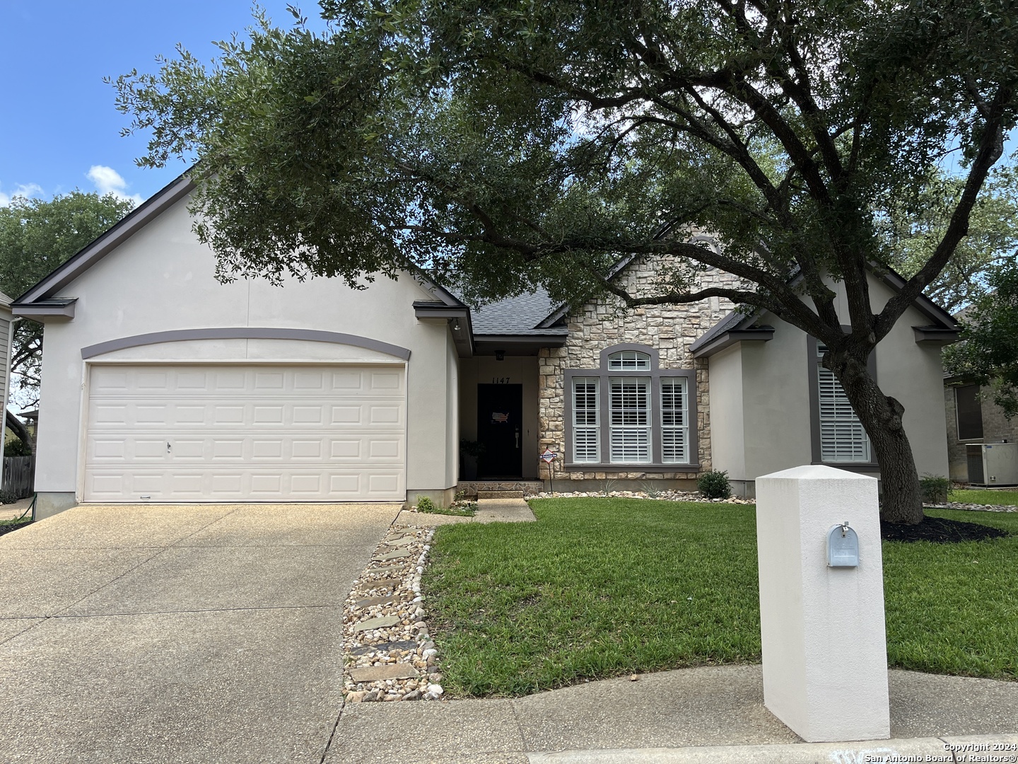 1147 Bluff Forest San Antonio TX 78248