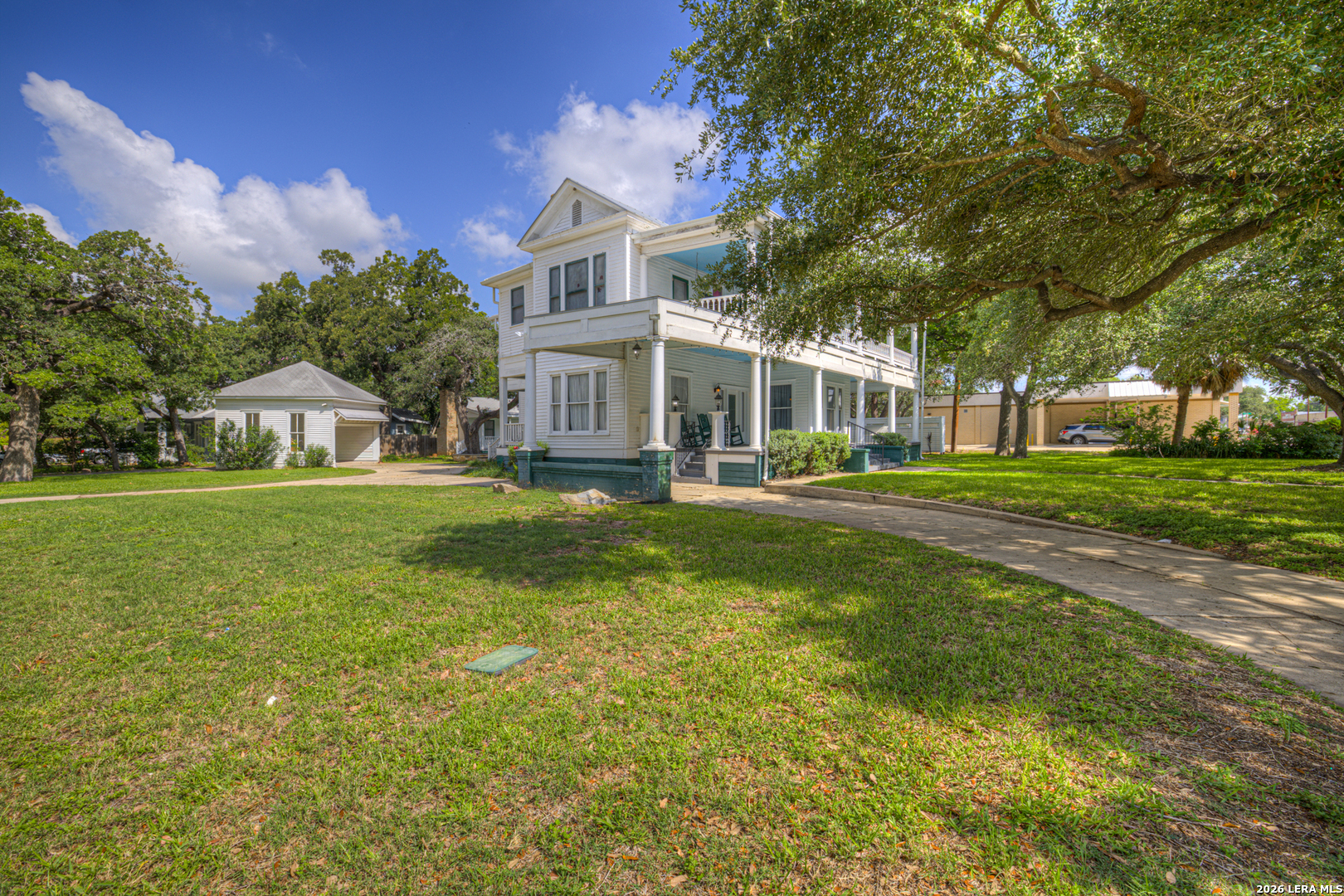 214 S Pecan Avenue Luling TX 78648
