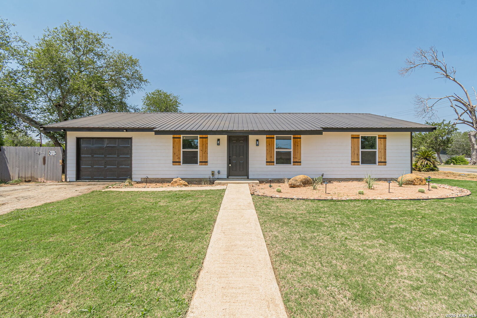 1215 Olive Jourdanton TX 78026