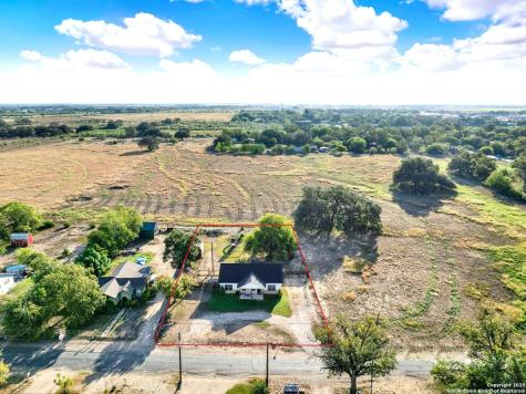 1301 Avenue H Hondo TX 78861