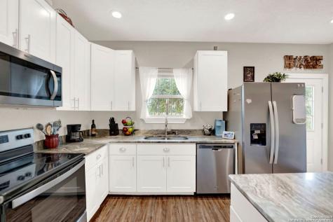 1301 Avenue H Hondo TX 78861