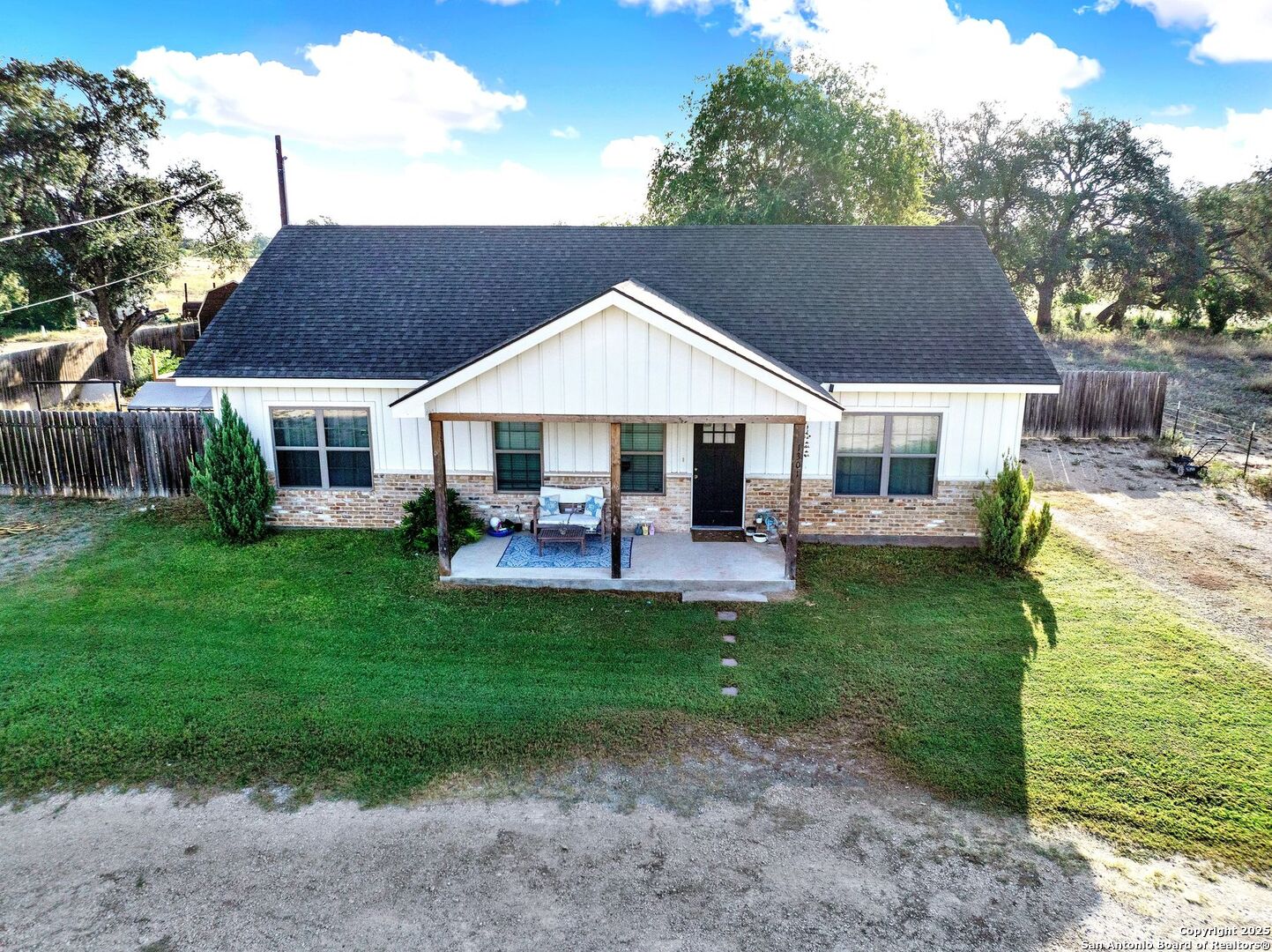 1301 Avenue H Hondo TX 78861