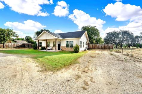 1301 Avenue H Hondo TX 78861