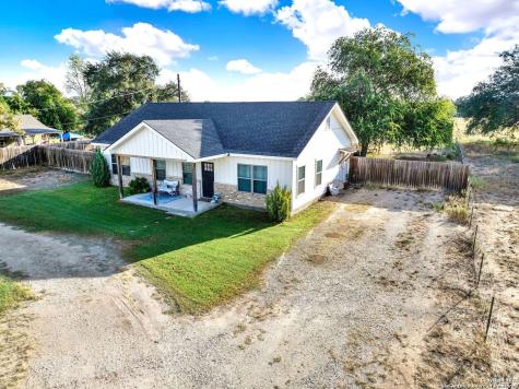 1301 Avenue H Hondo TX 78861
