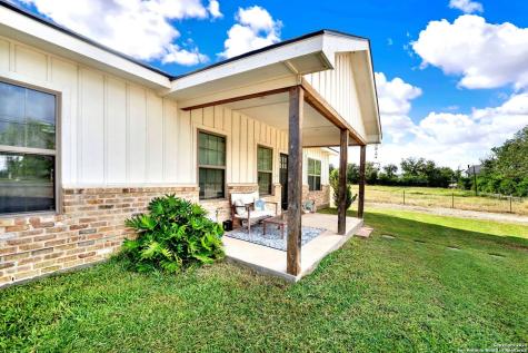 1301 Avenue H Hondo TX 78861