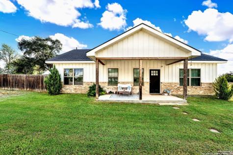 1301 Avenue H Hondo TX 78861
