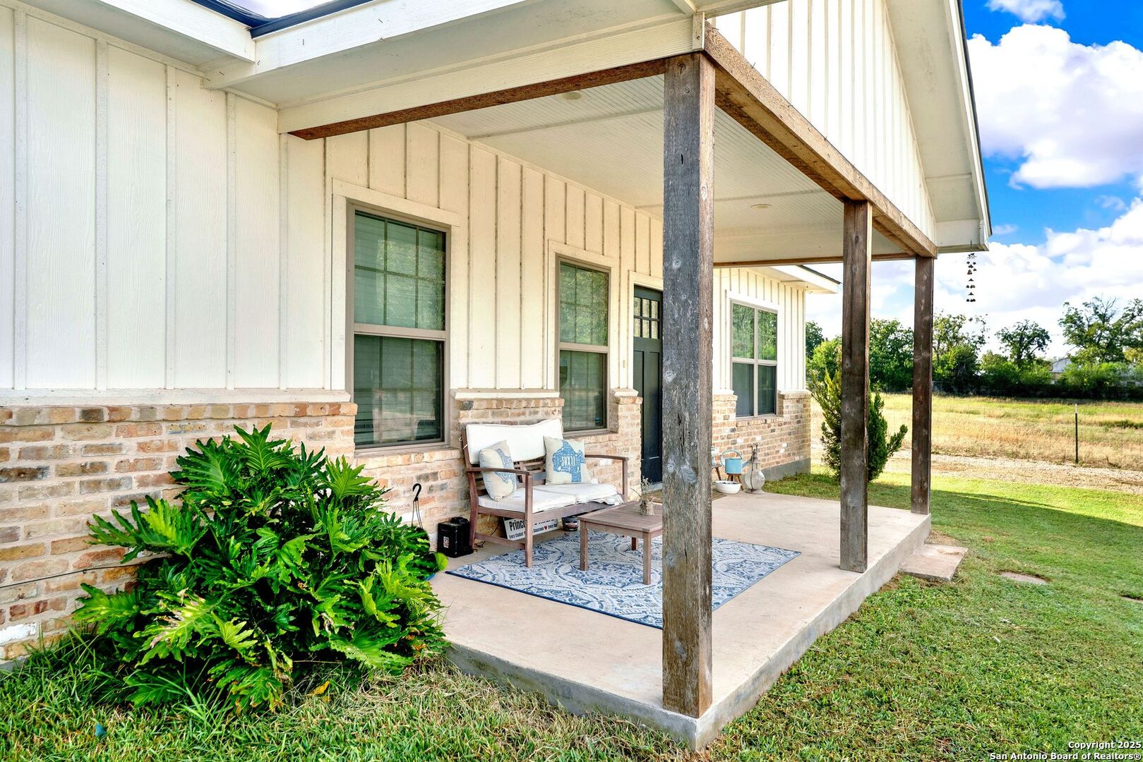 1301 Avenue H Hondo TX 78861