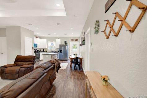 1301 Avenue H Hondo TX 78861