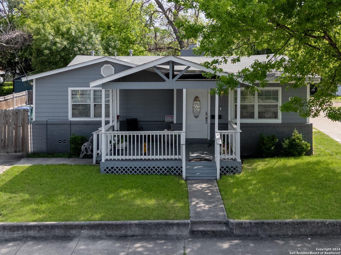 2832 E Houston Street San Antonio TX 78202