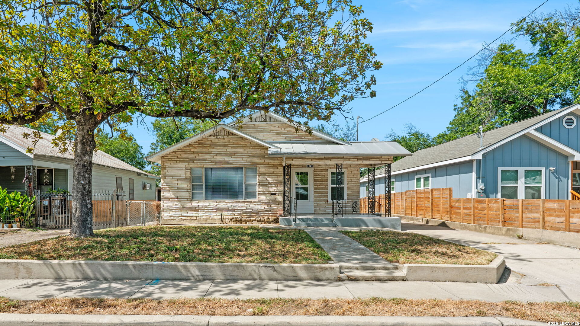 2727 E Houston Street San Antonio TX 78202