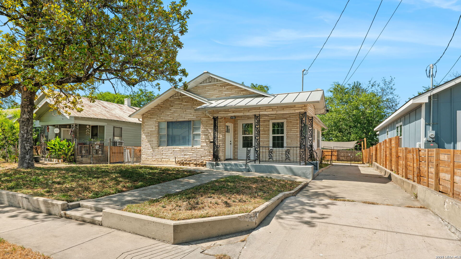 2727 E Houston Street San Antonio TX 78202