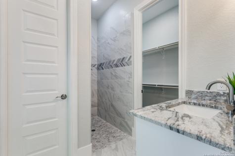 252 Venado Oaks Castroville TX 78009