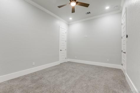 252 Venado Oaks Castroville TX 78009