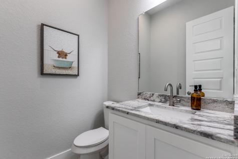 252 Venado Oaks Castroville TX 78009