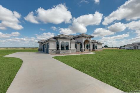 252 Venado Oaks Castroville TX 78009