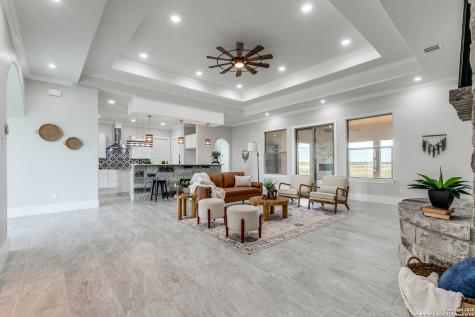 252 Venado Oaks Castroville TX 78009