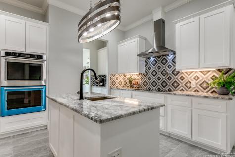 252 Venado Oaks Castroville TX 78009