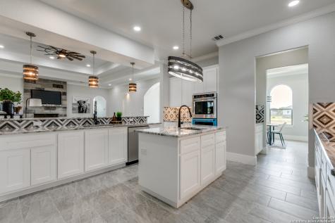 252 Venado Oaks Castroville TX 78009