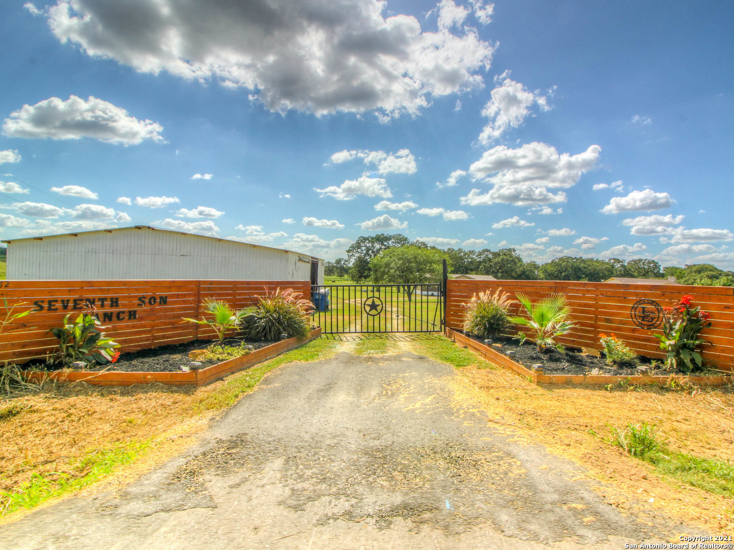 17562 S State Highway 123 Seguin TX 78155