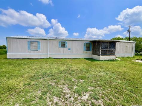 110 Agape Road Woodsboro TX 78393