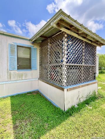 110 Agape Road Woodsboro TX 78393