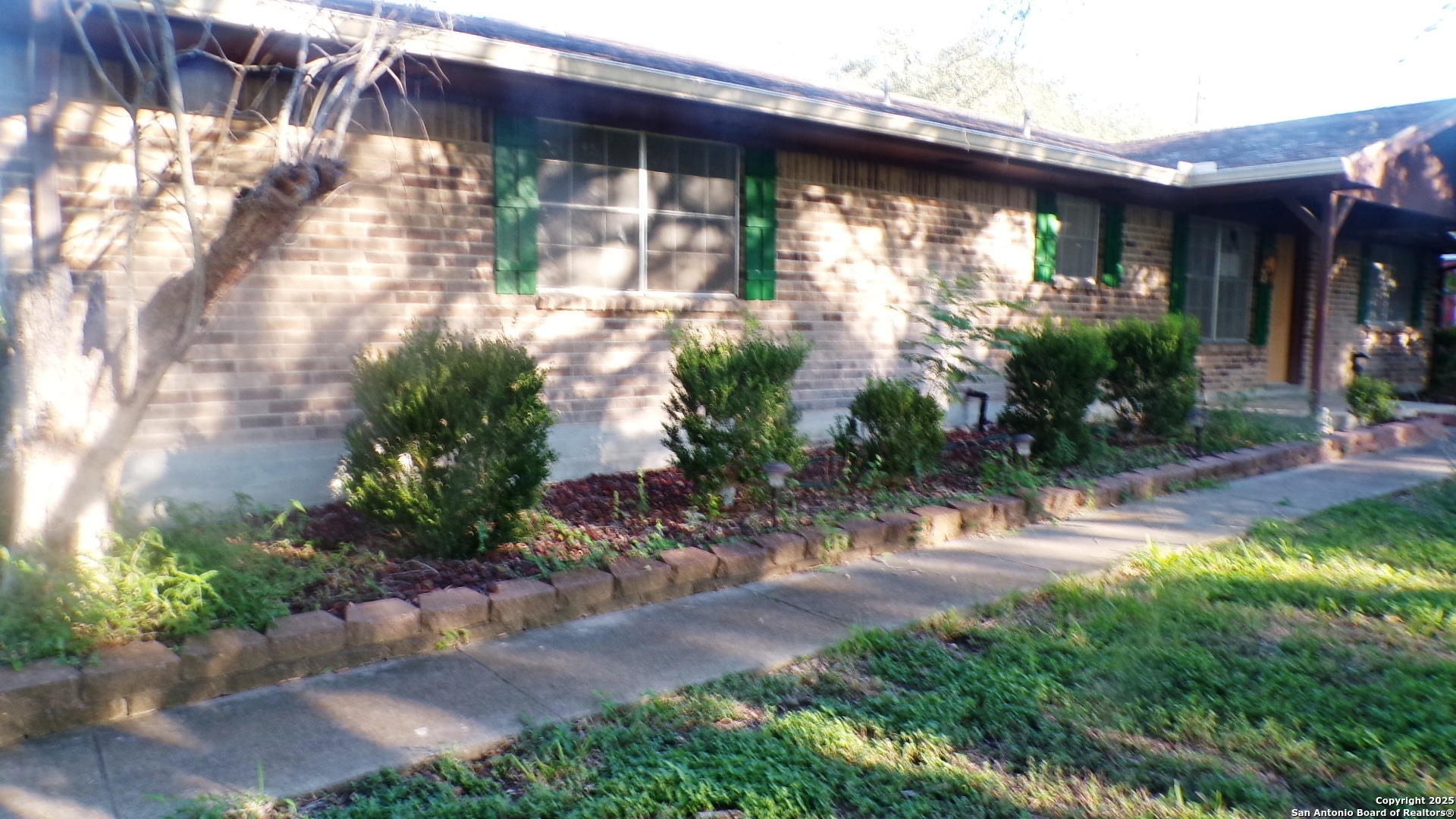 1036 Hilltop Road Beeville TX 78102