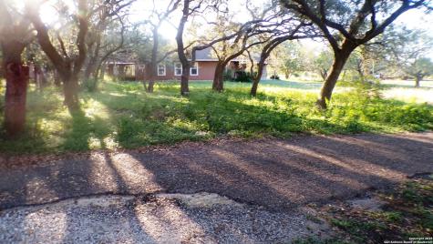 1036 Hilltop Road Beeville TX 78102