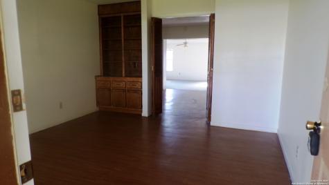 1036 Hilltop Road Beeville TX 78102