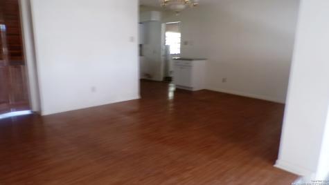 1036 Hilltop Road Beeville TX 78102