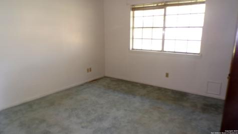 1036 Hilltop Road Beeville TX 78102