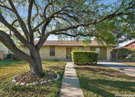 2203 Colony Drive Hondo TX 78861