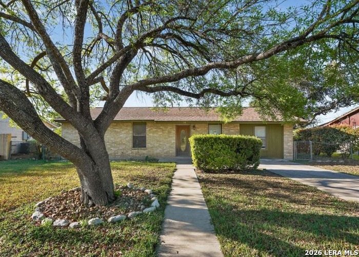 2203 Colony Drive Hondo TX 78861